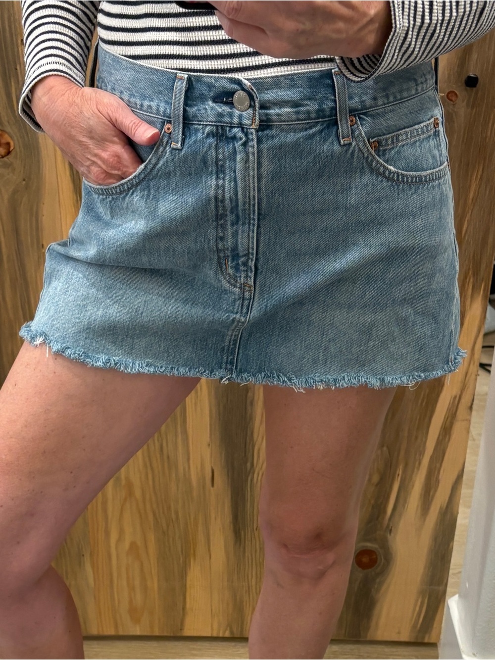 Denim Forum Washed Blue Classic Denim Mini Skirt Altered Fray Hem Size 30